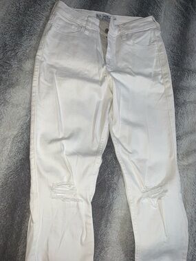 4/$30 Hollister White Skinny Jeans with Knee Rips